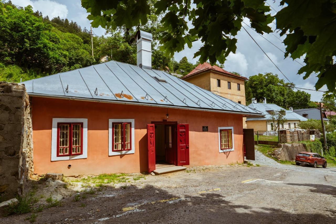 Apartmany Rodny Dom Deza Hoffmanna Banska Stiavnica Bagian luar foto